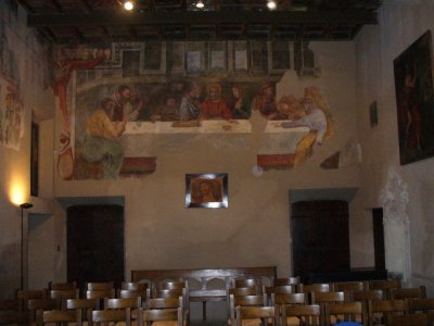 Sala della conferenza
presso San Giovanni Battista
dei Genovesi a Trastevere
(21346 bytes)